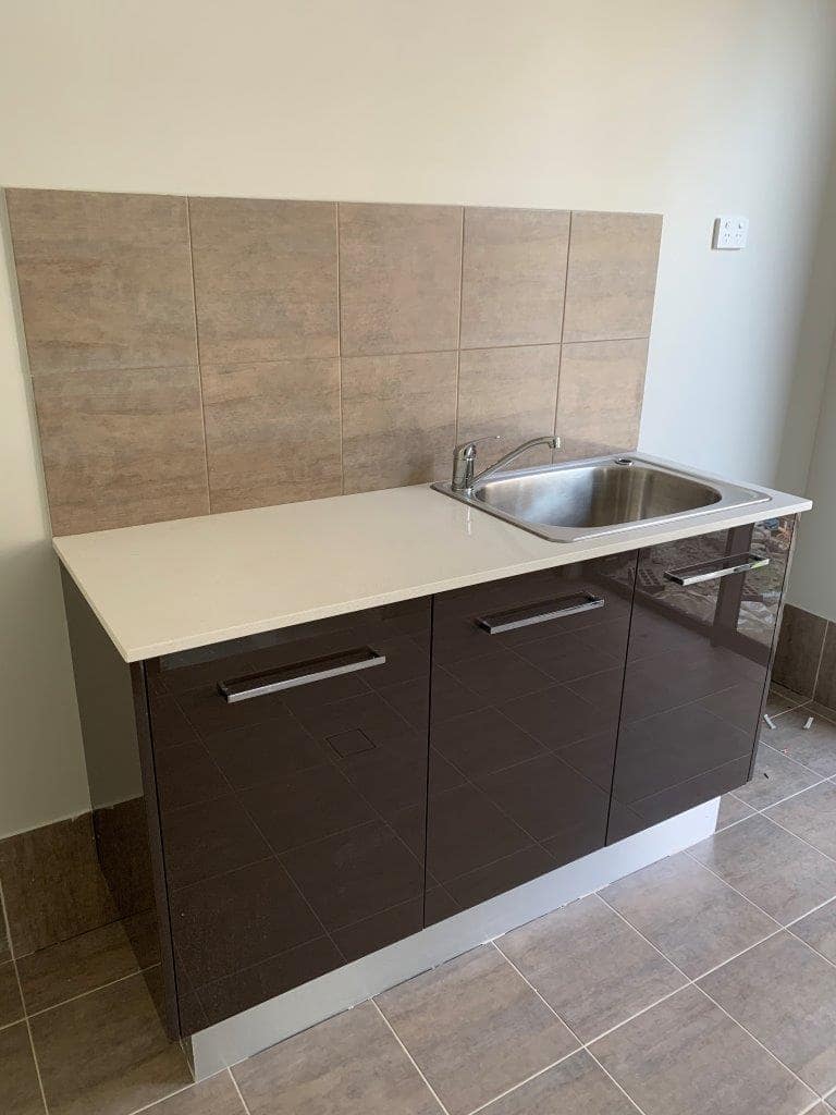 Laundry benchtop installation